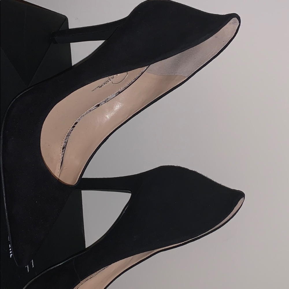 Jessica Simpson pumps